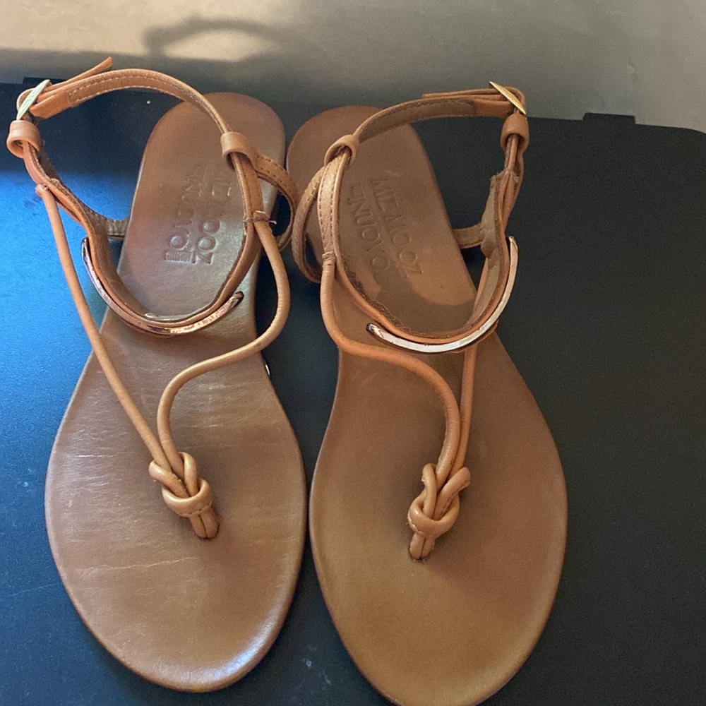Mix Mooz Nuovo tan leather flat sandal . Euro size 39